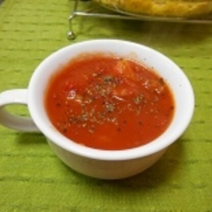 やなママ7360さん、こんばんは♪ごめんね、具は家にあるもので作ったのm(__)m
トマトのスープは美味しいね！大好き❤これパスタにもかけたいわ♪ごちそうさま～